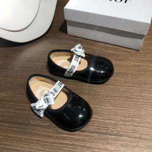 Chaussures de sport haut de gamme confortables et respirantes pour filles, idéales pour le quotidien, les loisirs, les bébés, les enfants, les fêtes, la saison hivernale, avec semelle extérieure en plastique. - Product Image 6