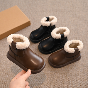Bottes en cuir PU pour filles, nouvelles bottes d'hiver doublées de fourrure, semelles souples en caoutchouc, bottes courtes pour enfants, bottes de neige - Product Image 5