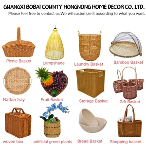 Scatola portaoggetti retrò <span class=keywords><strong>in</strong></span> <span class=keywords><strong>vimini</strong></span> Hongnong - Contenitore artigianale verde intrecciato con doppio manico e chiusura personalizzabile - Product Image 3