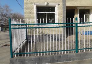 Clôture de jardin en acier galvanisé thermolaqué de haute qualité, panneau de clôture en acier à 4 rails, type <span class=keywords><strong>piquet</strong></span>, en <span class=keywords><strong>fer</strong></span> forgé - Product Image 6