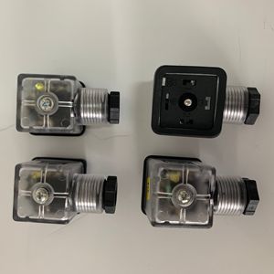 PLUG Fabricado en ITALIA 220V 24V Reemplaza HYDRAULICS HYDRAFORCE IH en Stock con Luz Sin Luz - Product Image 3