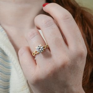 Bague scintillante en moissanite pour femme, en argent sterling 925, bijoux de créateur de luxe style hip-hop, cadeau élégant pour soirée - Product Image 6