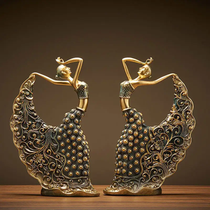 Nordic retrò pavone ballerino ornamento da tavolo luce di lusso arte creativa per soggiorno decorazione della casa in resina per la laurea - Product Image 1