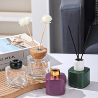 Bouteille d'aromathérapie personnalisée en verre transparent, carrée et ronde, avec diffuseur à bâtonnets, vide, pour usage domestique et ornement de voiture