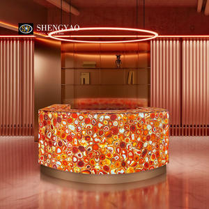 Encimera de barra de ágata de cuarzo de cristal rojo de <span class=keywords><strong>Calcedonia</strong></span> retroiluminada natural moderna personalizada - Product Image 1
