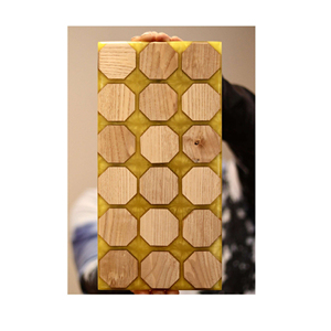 Planche à découper en bois artisanale avec motif hexagonal unique, incrustation élégante en résine, surface de découpe en bois massif durable, parfaite - Product Image 5
