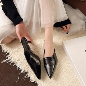 Pantuflas de tacón medio con punta para mujer, talla grande, estilo francés elegante, para verano, sin talón, tipo mule - Product Image 3