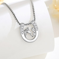 Collier Merryshine en Cuivre Cheval et Fille, Fer à Cheval Porte-Bonheur, Zircon Cubique, Bijoux Western Cowgirl pour Femme