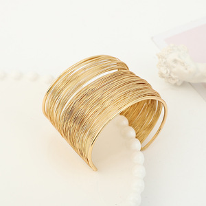 Brazalete abierto de metal de línea ancha de moda Pulsera de <span class=keywords><strong>mano</strong></span> para mujer - Product Image 3