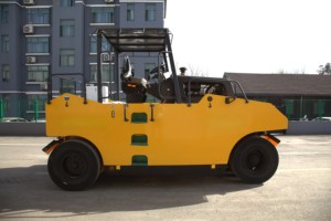 Rodillo Compactador de Neumáticos para Carreteras de 16, 20, 22, 26 y 30 Toneladas con Motor y Tracción, el Más Vendido y de Alta Demanda - Product Image 6