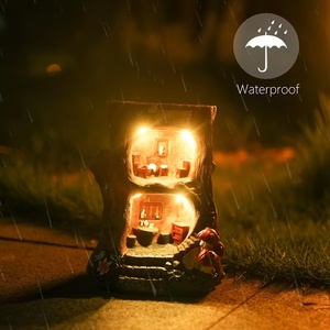 Sculpture en résine de gnome de bienvenue à énergie solaire, cabane en souche d'arbre lumineuse avec inscription « BONJOUR », décoration de jardin artisanale - Product Image 1
