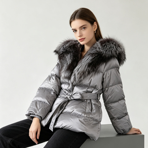 Nuovo <span class=keywords><strong>Cappotto</strong></span> in <span class=keywords><strong>Pelliccia</strong></span> di Procione Tyan con Grande Colletto, <span class=keywords><strong>Grigio</strong></span>, Imbottito in Piuma, Lunghezza Media, Vestibilità Ampia, Alta Qualità - Product Image 6