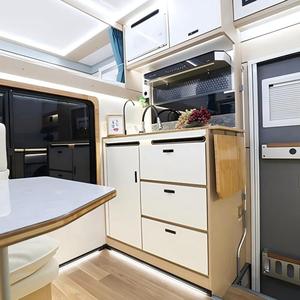 Camper de camión móvil de lujo ligero con juego de muebles Producto de autocaravanas - Product Image 5