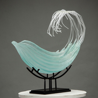 Hochwertige Maßgefertigte Wohnraumdekoration Ornamente Kunsthandwerk 3D-Design Moderne Wal-Wellen Transparente Harz-Skulptur