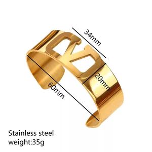 Nuevo Brazalete de Acero Inoxidable con Letra V en Versión Ancha para Mujer, Diseño en Forma de C, Simple, Moderno, Ligero, de Lujo y Alta Gama - Product Image 5