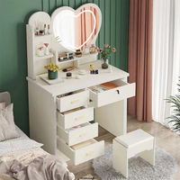 Coiffeuse de maquillage en bois moderne et durable Ensemble professionnel de coiffeuse avec miroir en forme de cœur pour chambre à coucher avec lumières LED autour du miroir