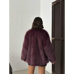 เสื้อแจ็คเก็ตขนเฟอร์เทียมแบบสั้นขายส่ง พร้อมเข็มขัดรัดตัว กระดุมแถวเดียว ลายพิมพ์ - Product Image 3