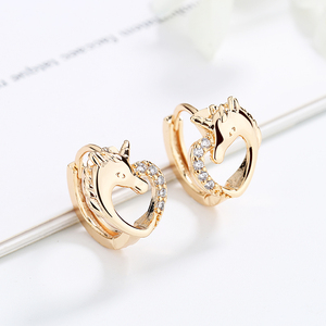 Gioielli di moda ear top bulk little unicorn animals collection zirconi cubici huggie orecchini accessori donna placcati oro 18 carati - Product Image 2