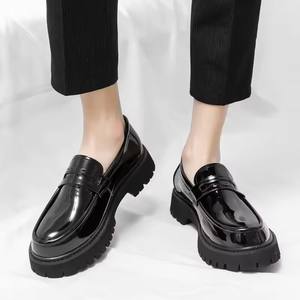 Vente en gros d'usine, mocassins pour jeunes, été 2025, semelles épaisses, chaussures rehaussantes, noir, mode, chaussures décontractées en cuir pour hommes - Product Image 2