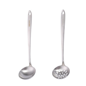 Louche à fondue en acier inoxydable 304 à queue plate, louche à soupe épaissie, louche à bouillie, pour usage domestique et hôtelier, avec long manche élégant - Product Image 5