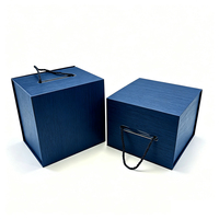 Boîte d'expédition pour chapeaux en carton rigide gris avec logo personnalisé en relief, poignée, fermeture magnétique recyclable, emballage personnalisable