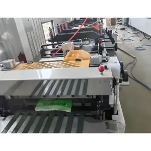 Chinesische Hersteller High Speed Hot Sale Automatische Kunststoff-Maschine zur Herstellung von Beuteln mit flachem Boden (Box beutel)