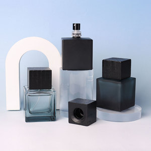 Conteneur <span class=keywords><strong>de</strong></span> <span class=keywords><strong>parfum</strong></span> <span class=keywords><strong>de</strong></span> 50ml avec design <span class=keywords><strong>de</strong></span> logo personnalisé flacon <span class=keywords><strong>de</strong></span> <span class=keywords><strong>parfum</strong></span> en verre vaporisateur avec couvercle noir - Product Image 4