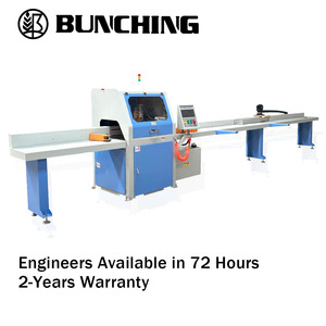 <span class=keywords><strong>Scie</strong></span> circulaire horizontale CNC robuste entièrement automatique pour la découpe transversale d'angles, idéale pour les ossatures en bois lourd et les poutres en bois lamellé-collé - Product Image 1