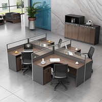 Poste de travail de bureau modulaire pour 4 personnes, style colonne, avec cloison rayée en panneau E0 et armoire roulante, pour aménagement de bureau de département de taille moyenne
