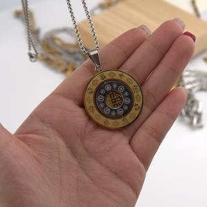 Collier Amulette <span class=keywords><strong>Bouddha</strong></span> et Signe Astrologique en Acier Inoxydable Plaqué Or 18K Étanche Porte-Bonheur - Product Image 2