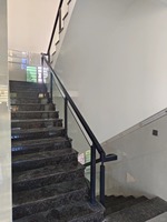 Colonne de balustrade en verre sur mesure en acier inoxydable pour extérieur et intérieur, pour porche avant, maison jumelée, balcon, usage architectural