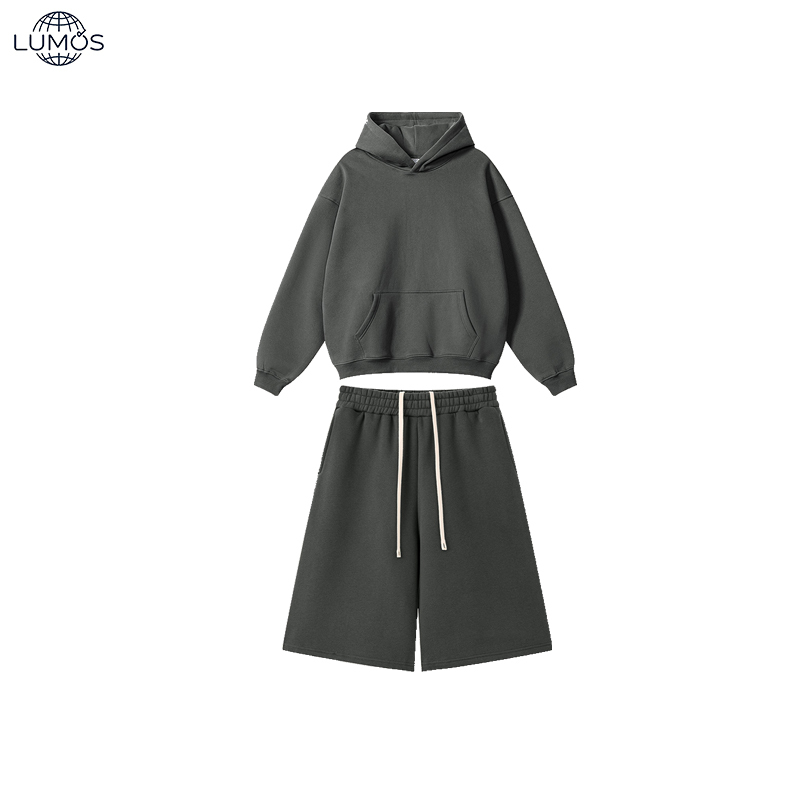 Gris oscuro