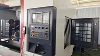 Centro de Mecanizado Vertical CNC Compacto VMC7136 de Alta Precisión, con Husillo BT40, Ampliamente Utilizado para el Procesamiento de Metales