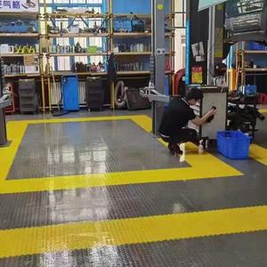 Dalles de revêtement en PVC anti-statique, résistantes à l'usure, 50x50cm, 6mm, modernes, imperméables pour <span class=keywords><strong>garage</strong></span> et abri - Product Image 5