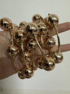 Vòng tay nữ kiểu punk mới năm 2024, thiết kế thời trang giá sỉ rẻ, mạ vàng 18k, chất liệu đàn hồi, kiểu dáng dày, vòng tay bạc - Product Image 5