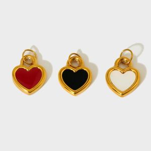Pendentif en or massif pour homme, design tendance fiable, pureté des matériaux constante, détails estampés avec précision. - Product Image 1