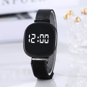 Orologio da Uomo Quadrato di Grande Successo con Cinturino in Acciaio a Rete e Fibbia Magnetica, Schermo Touch LED, Orologio Elettronico Digitale da Polso - Product Image 3