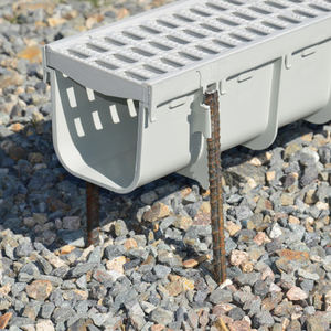 Canal de vidange en résine à haut débit pour parcs de stationnement Garantie de 10 ans Conception hydraulique en FRP et plastique - Product Image 4