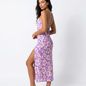 Robe midi dos nu à imprimé floral d'été avec logo personnalisé pour femme, sexy, avec fente latérale, bretelles spaghetti, motif hibiscus violet, idéale pour les vacances à la plage - Product Image 1