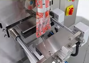 Không Có Nếp Nhăn Chất Lỏng Xà Phòng Cá Gelatin Dầu Mè Nhựa Monodose Túi Nước Niêm Phong Và Máy Làm Đầy - Product Image 6