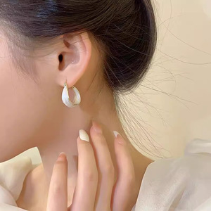 Orecchini a Clip in Stile Barocco per Donne, Design Elegante e Delicato, Gioielli di Moda per Uso Quotidiano - Product Image 5