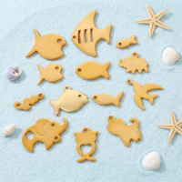 Accessoires de bijoux DIY en forme de créature marine plaqués or 18 carats, pendentifs mignons en acier inoxydable, pendentif en forme de poisson