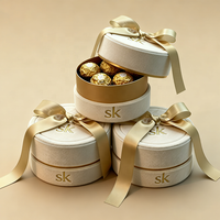 Boîte rigide ronde en papier de luxe en velours, logo gaufré, OEM personnalisé, pour cadeaux de Saint-Valentin, mariage, fiançailles, vente en gros