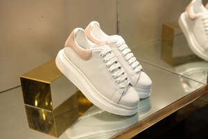 Zapatos deportivos de estilo clásico de marca de lujo con alta amortiguación, estilo retro casual, versátiles y adecuados para skateboarding. - Product Image 4