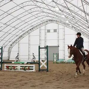 Overdekte Rijbouw Schuilplaats Structuur Indoor Paardrijarena Tent Gebruikt Voor Het Berijden Van Arena 'S En Paardenschuren