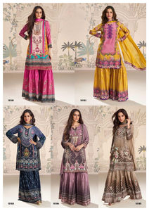 Traje Sarara de Seda Crepé Real de Primera Calidad, Estilo Completo y Elegante, Top con Bordado de Espejo, Gharaara y Dupatta - Product Image 6