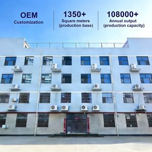 शानदार विंडप्रूफ मुद्रित बुना हुआ शॉर्ट गोल्डन मिनी नकली फर कॉलर के साथ सुंदर नकली फर कैप स्टाइल कोट - Product Image 5