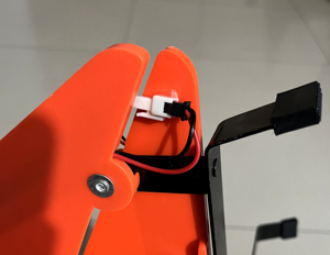 Triángulo de Advertencia Plegable y Portátil para Vehículos, con Batería LED Intermitente de Emergencia - Product Image 4