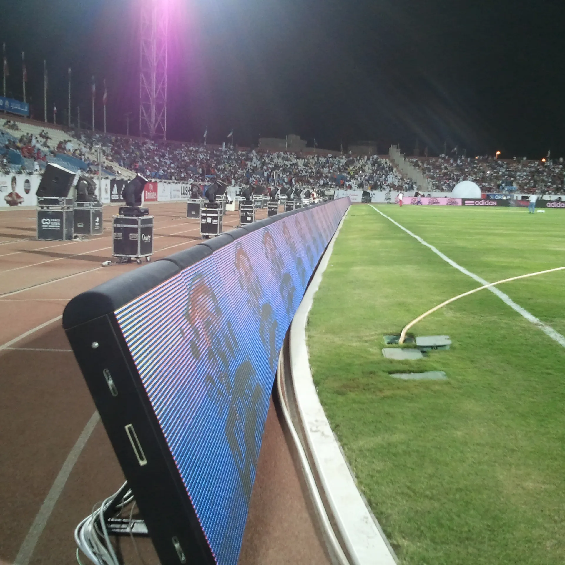 High Brightness Scoreboard Tragbares Sport-LED-Schild P5 P8 P10 Football Stadium Perimeter LED-Bildschirm anzeige