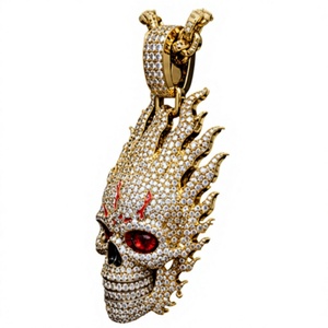 Pendentif Scorpion en Argent 925 Plaqué Or avec Cristaux Moissanite, Design Insecte, Bijou Unisexe Gothique Hip Hop - Product Image 2
